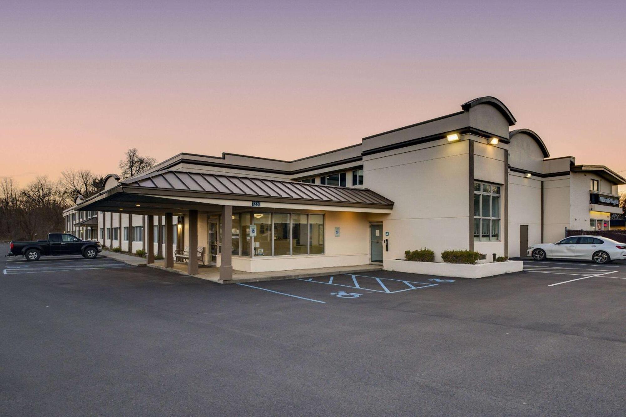 Days Inn By Wyndham Albany Suny מראה חיצוני תמונה