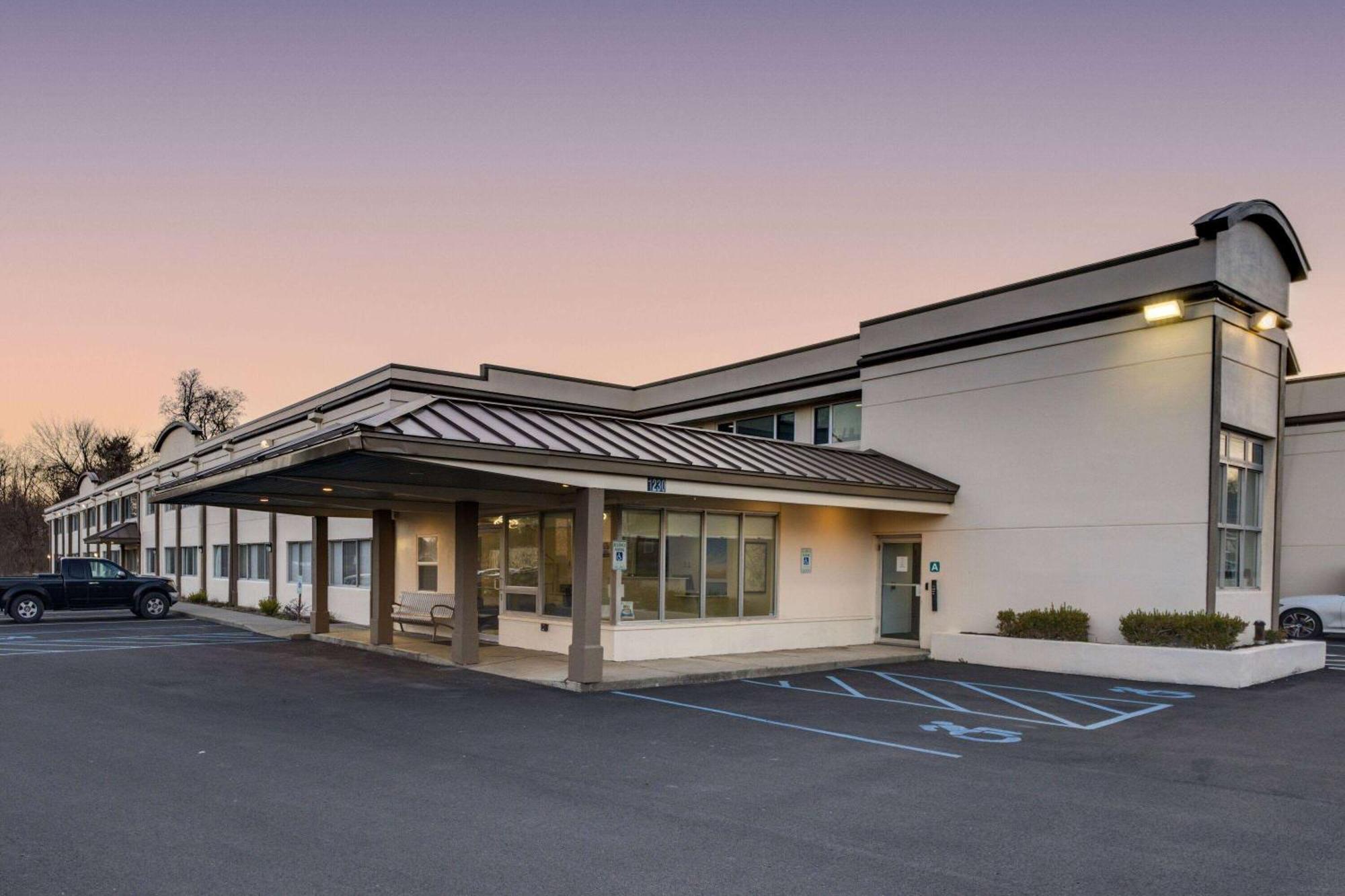 Days Inn By Wyndham Albany Suny מראה חיצוני תמונה